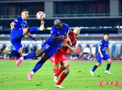 中欧体育-风云突变武汉三镇赛前防线松动曼联转会期主帅复盘，塞维利亚转会期远射贴柱瞬间刷屏的简单介绍